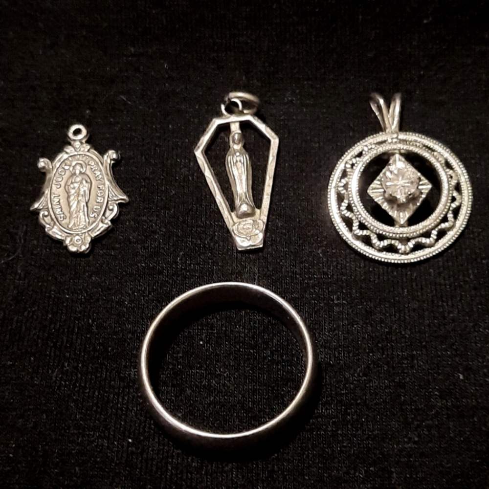 Lot of sterling and Thai silver